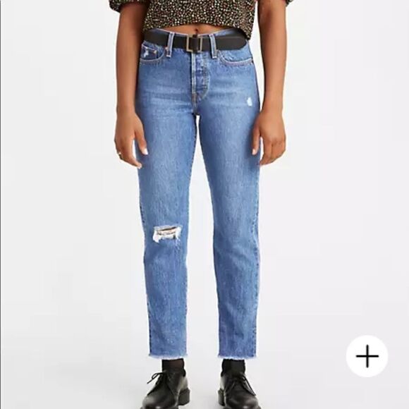 NWT Levi’s Wedgie Fit Ankle Raw Hem Distressed Jeans Size 25 - Picture 1 of 14
